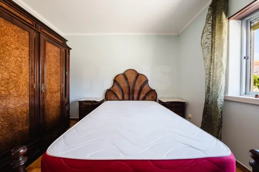 2-Bedroom Apartment with Private Backyards and Garage, 900 m from São Bernardino Beach