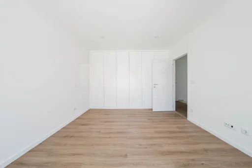 Exclusiva Moradia T4 Moderna com Conforto e Elegância Perto das Praias de Peniche