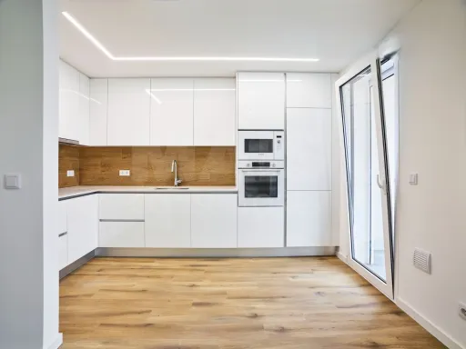 2 bedroom apartment with 2 parking spaces
