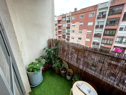 1-Bedroom Apartment with Balcony | Move-In Ready | 2 Elevators | Pendão, Queluz