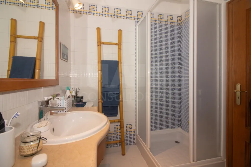 Apartamento T4 no Carregado