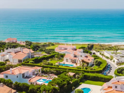 3-Bedroom Apartment with Sea View, Pool and Garage in Praia D'El Rey Golf & Beach Resort