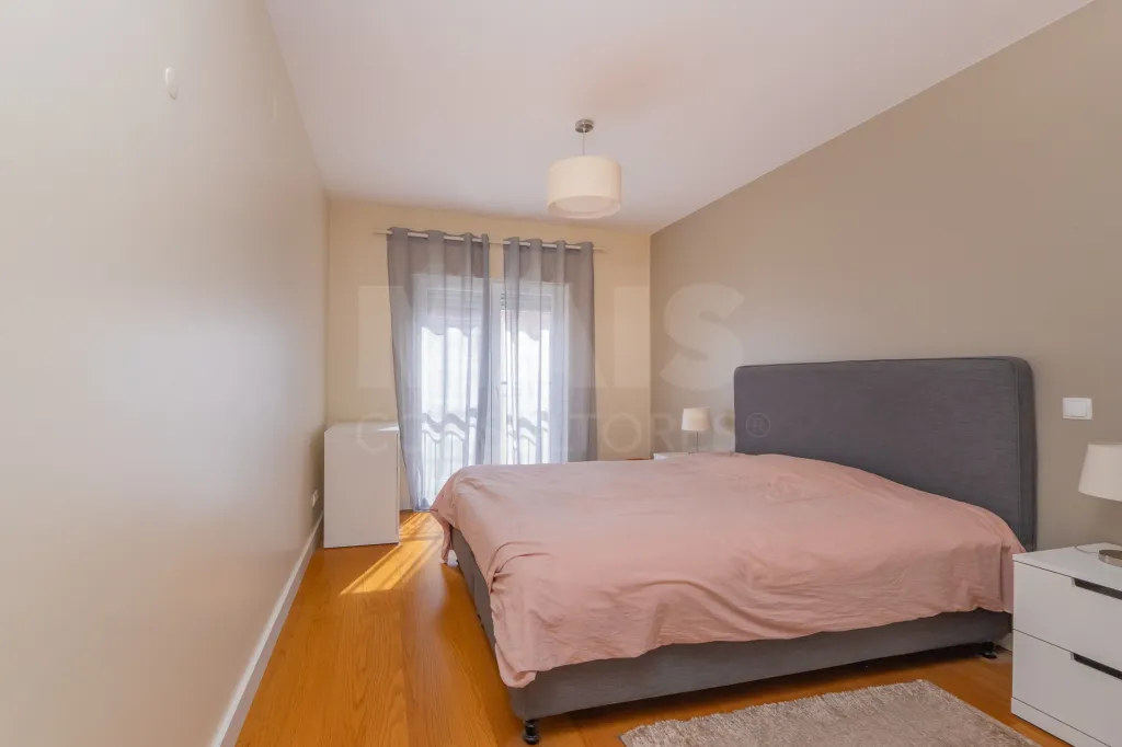 Apartamento T2 com Elevador e Parqueamento no Montijo