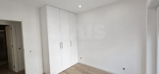 Renovated 2-Bedroom Apartment, Brand New, Dafundo