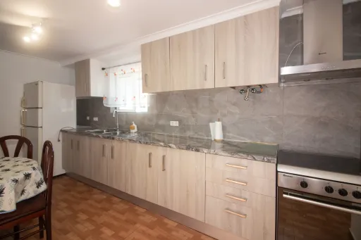 Moradia T2  com Logradouro em Cabanas de Chão