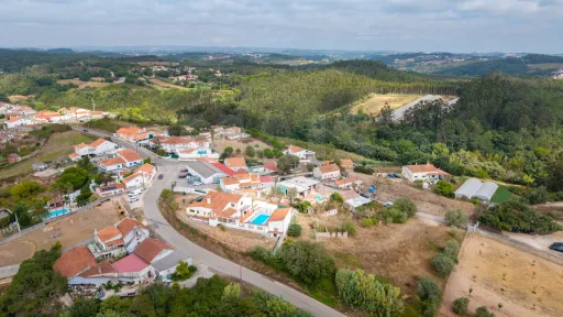 Moradia T3 térrea NOVA em Salir de Matos