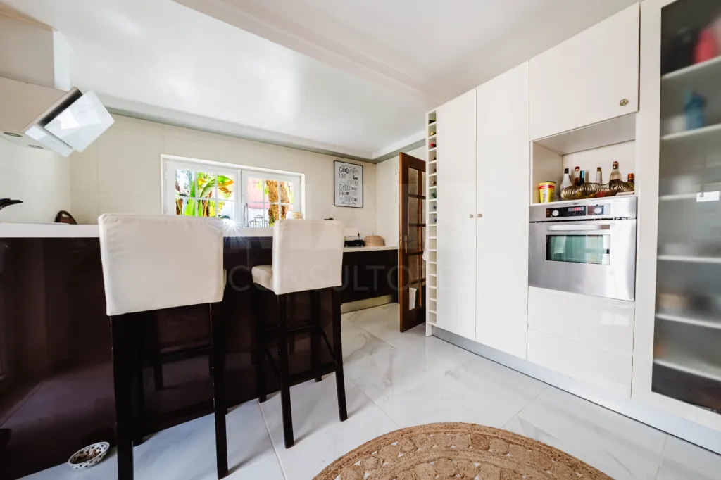 Moradia T5 em Lourinhã com Vista Mar, Piscina Aquecida e Jardim