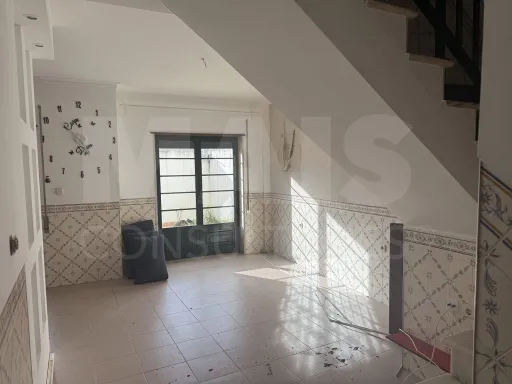 Já pensou em viver e trabalhar no sítio mais central de Arruda? 🍷✨