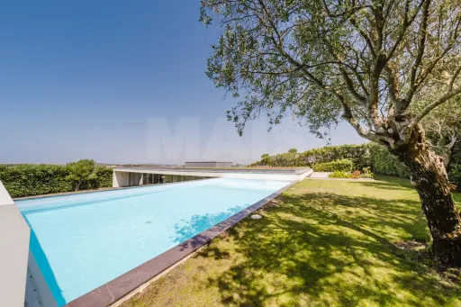 Moradia T4 com piscina inserida num lote com 1191m2
