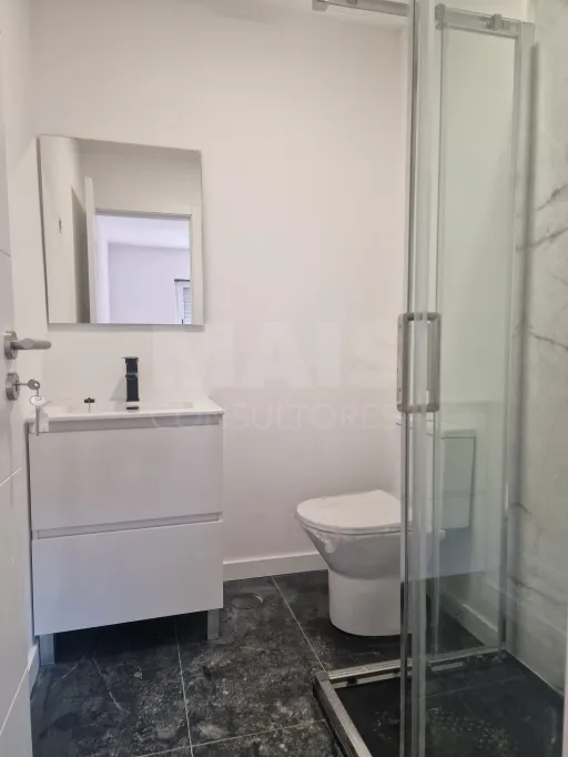 Renovated 2-Bedroom Apartment | Damaia de Baixo