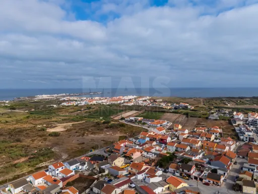 Construção de Moradia Nova com Piscina a Minutos da Praia do Baleal
