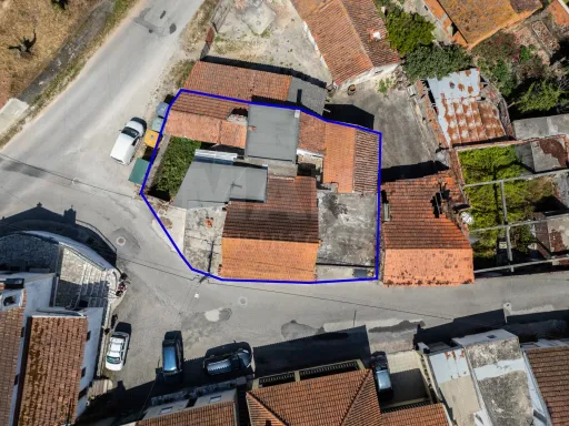 Villa with rooftop and huge potential between Caldas da Rainha and Santa Catarina