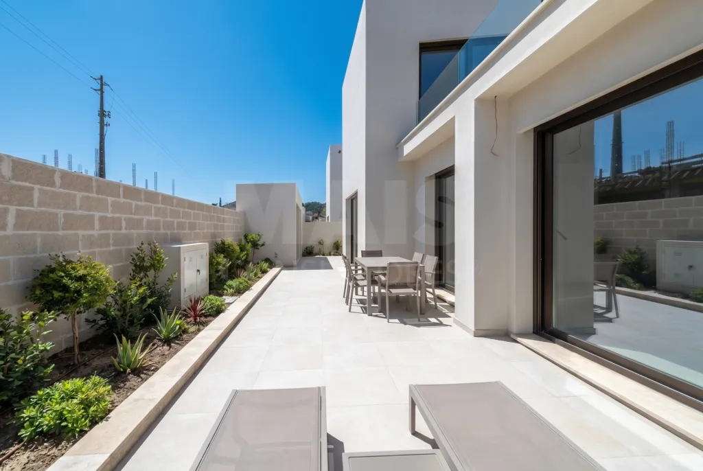 Moradia T3 (3 Suítes) com piscina e jardim - Salir do Porto