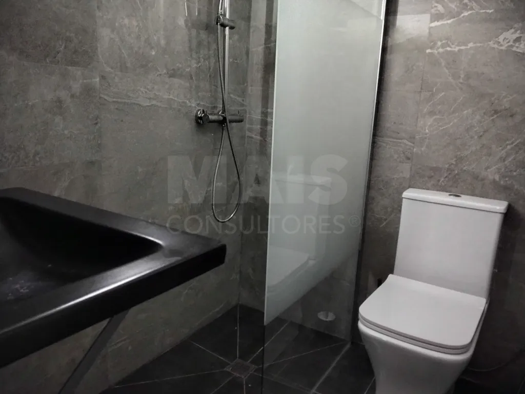 Moradia Remodelada V1 em Alhandra.