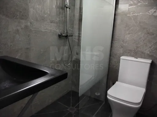 Moradia Remodelada V1 em Alhandra.