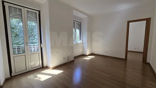 Two-bedroom apartment in Alcântara