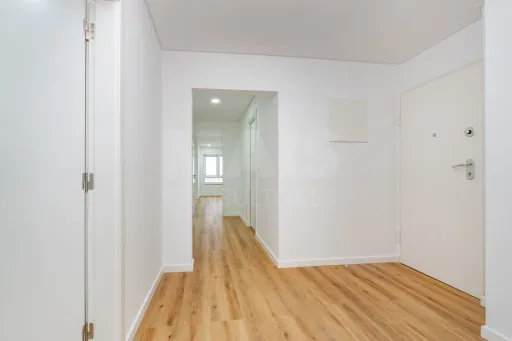 Fully refurbished 3-bedroom apartment | parking space, in Quinta da Piedade - Póvoa de Santa Iria