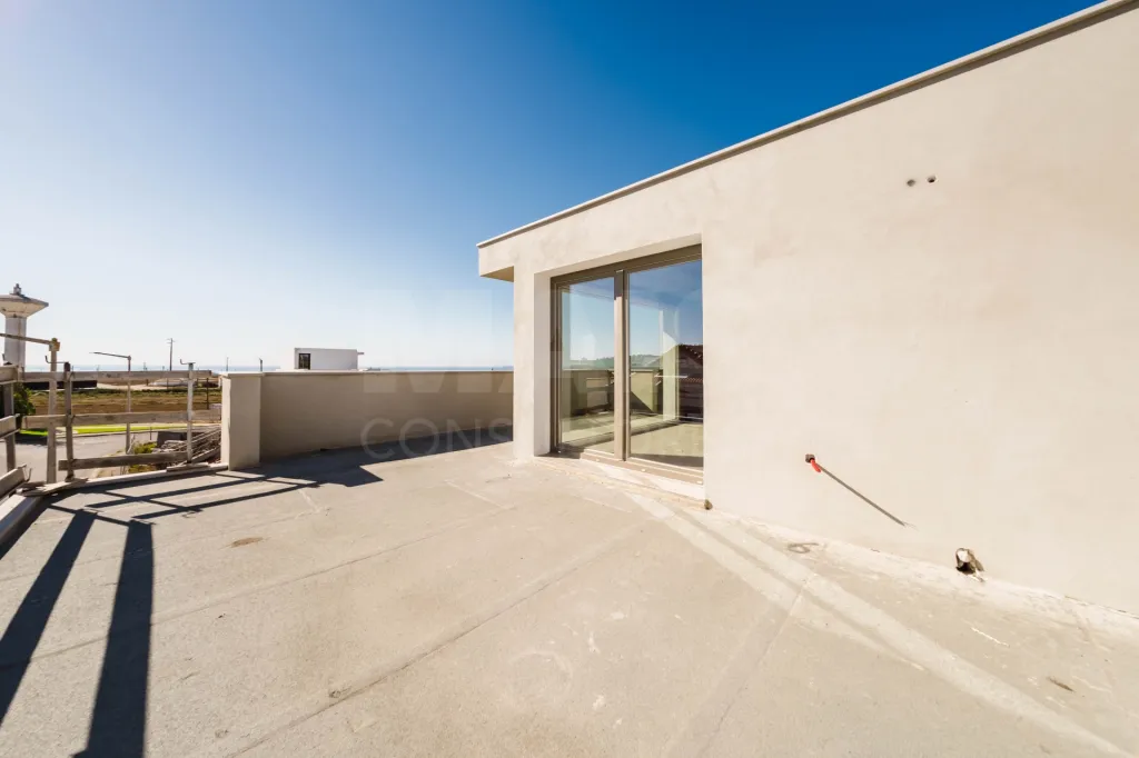 Moradia T3+1, Garagem, Espaço Exterior e Varanda Panorâmica e uma vista