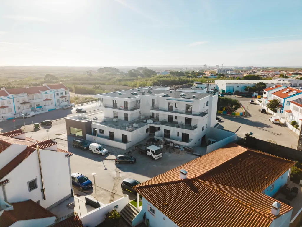 Fração I | T2 Premium com Garagem Privativa e Varandas em Ferrel