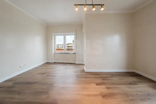 Apartamento T2 com Parqueamento em localização central – Caldas da Rainha