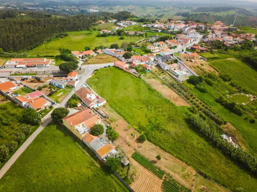 Terreno c/ 1.250m2 com projeto para 2 moradias