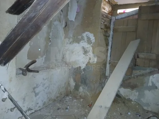 Moradia em Ruína com Excelente Potencial de Reconstrução em Vila Franca de Xira