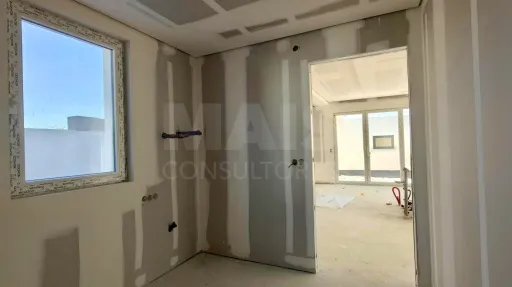 Moradia Térrea T4 com Suite Master, Piscina de Água Salgada, Garagem e Acabamentos Premium !