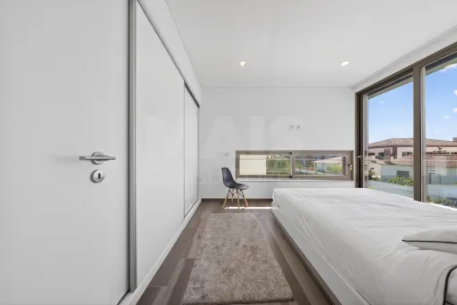Moradia T4 com Piscina e Rooftop a minutos da Praia | Salir do Porto