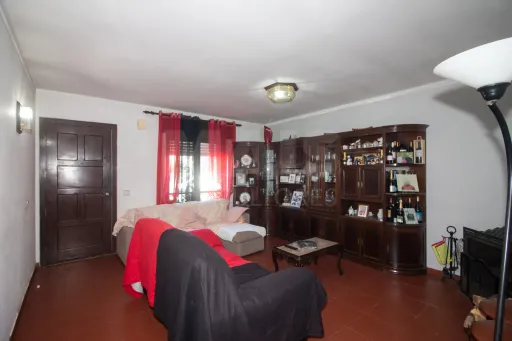 Moradia T2 Com logradouro Merceana