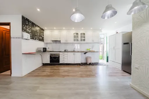 Apartamento T3 c/ terraço privado