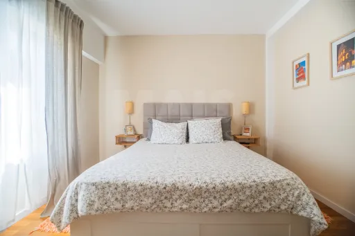 Fully Renovated 3-Bedroom Apartment in a Building with 2 Elevators
