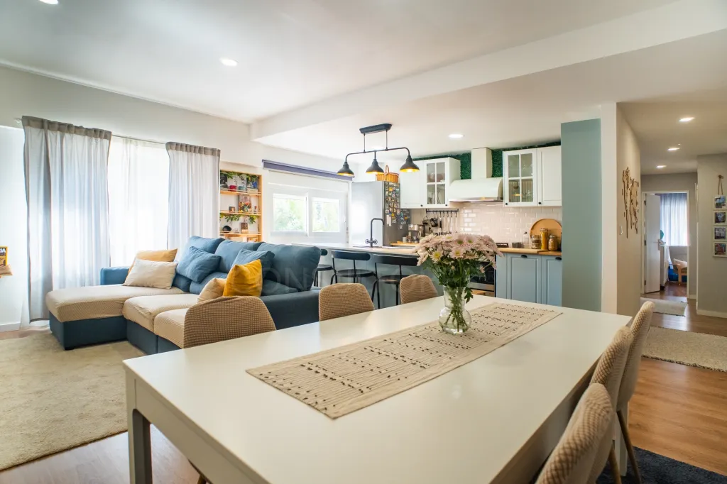 T3 Totalmente Remodelado, em prédio com 2 Elevadores