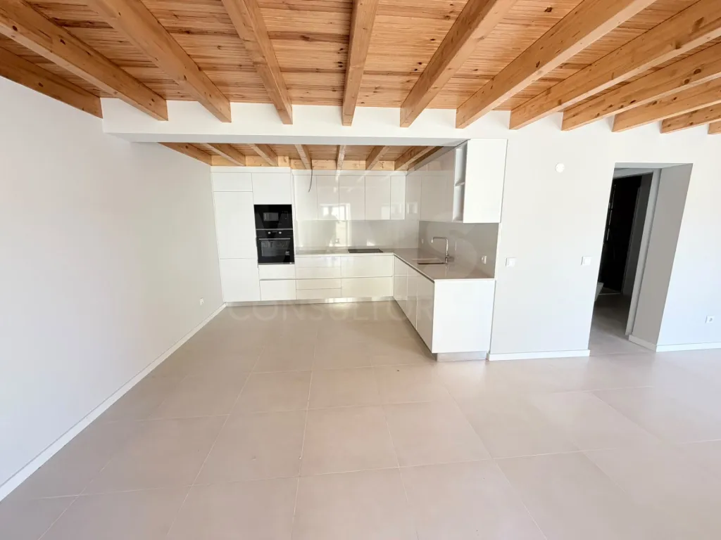 Fully Renovated 3-Bedroom House | Courtyard and Outbuildings | São Bartolomeu dos Galegos, Lourinhã