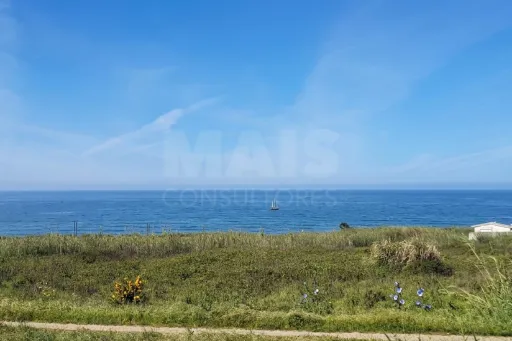 Terreno com Vista Mar Deslumbrante | São Bernardino |Peniche