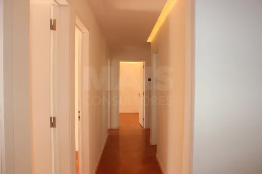 T3 remodelado na Parede: bairro tranquilo, a 10 minutos a pé da praia