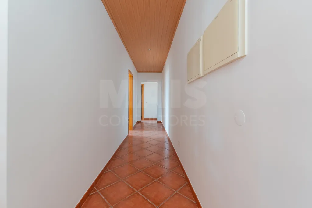 Apartamento T2 em Salvaterra de Magos com elevador, parqueamento e arrecadação