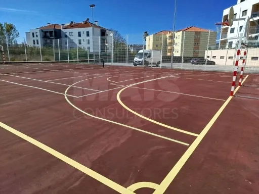 3-Bedroom Top-Floor Apartment with Panoramic Balcony, Garage, and Storage Room | Downtown Lourinhã, 10 Minutes from the Beach