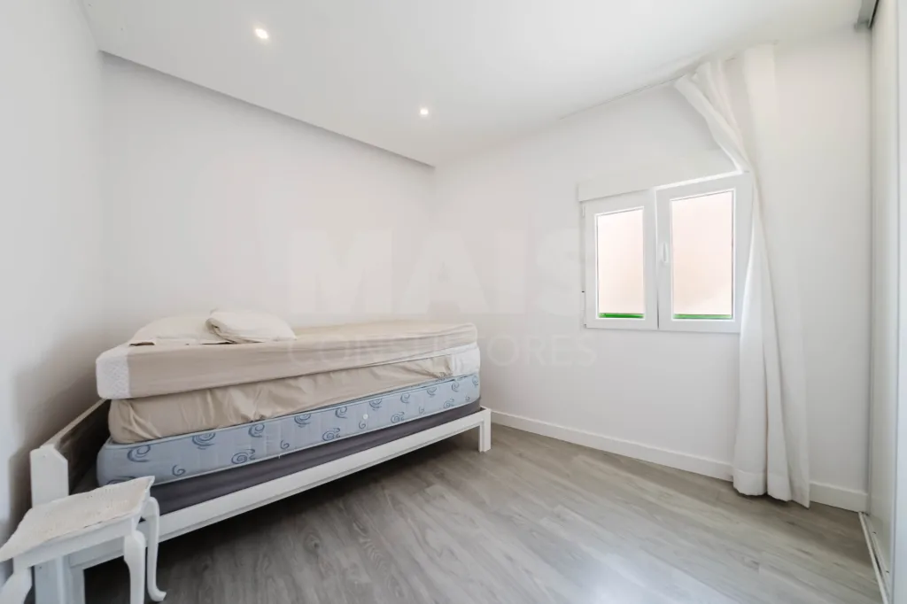 Apartamento T3 c/ terraço privado