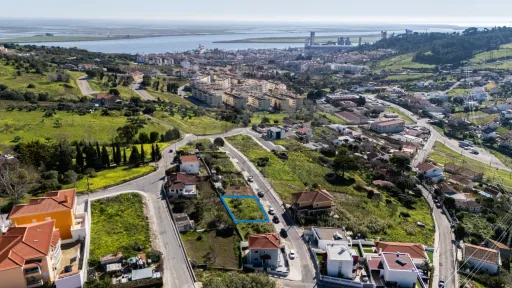 Terreno Urbano em Alhandra