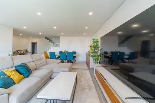 T4 Duplex com Vista Panorâmica sobre o Rio Tejo e Lisboa | Montijo