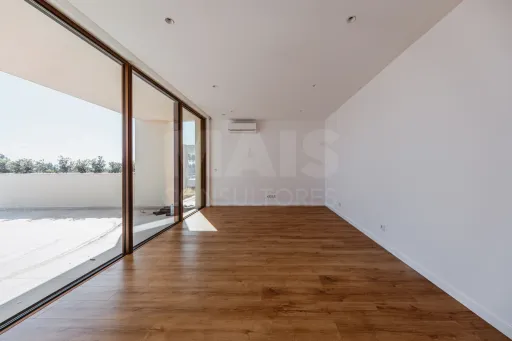 Moradia T5 com Piscina - Vista Golfe e Mar