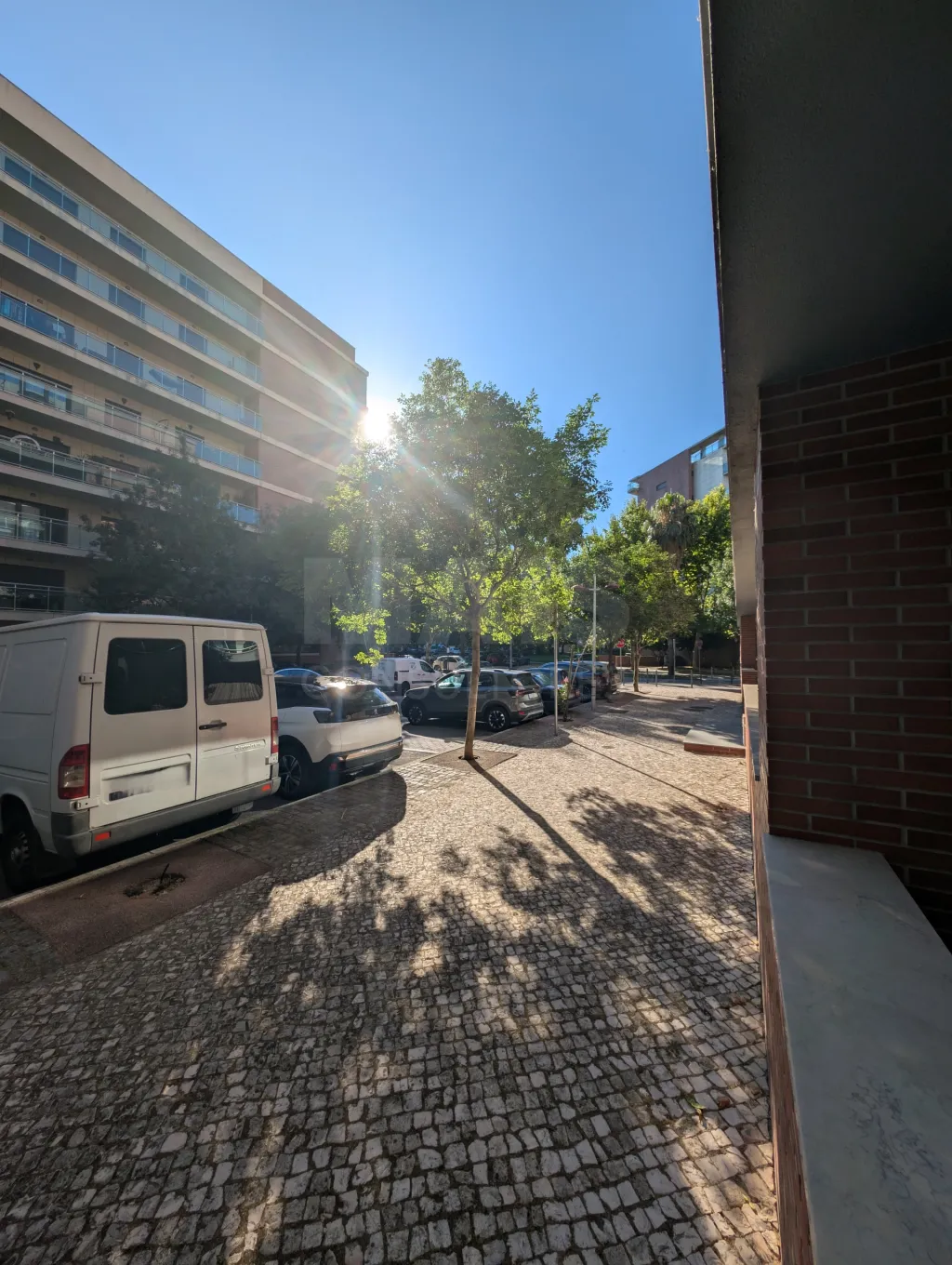 MalvaRosa, Alverca T2 rés-do-chão com garagem, varanda, equipado e mobilado