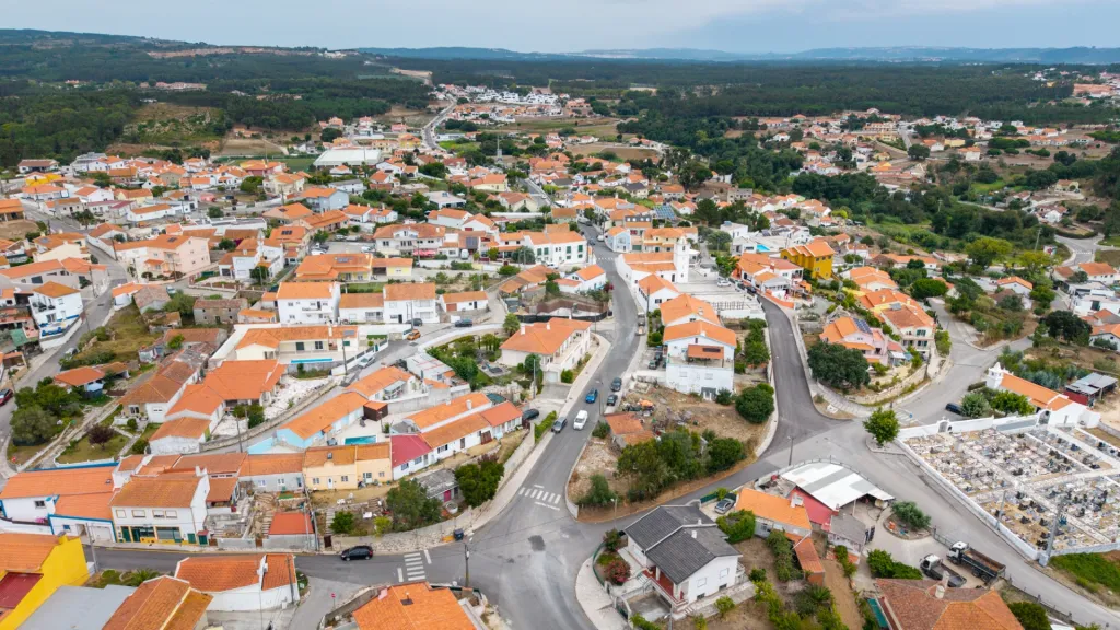 Moradia T3 de Requinte e Qualidade com Terreno no Nadadouro