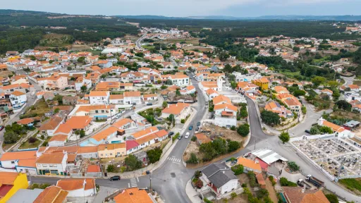 Moradia T3 de Requinte e Qualidade com Terreno no Nadadouro