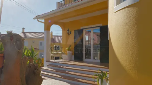 Moradia T4 c/ Jardim, Sala de Cinema e Snooker — a 30 Min de Lisboa | Milharado