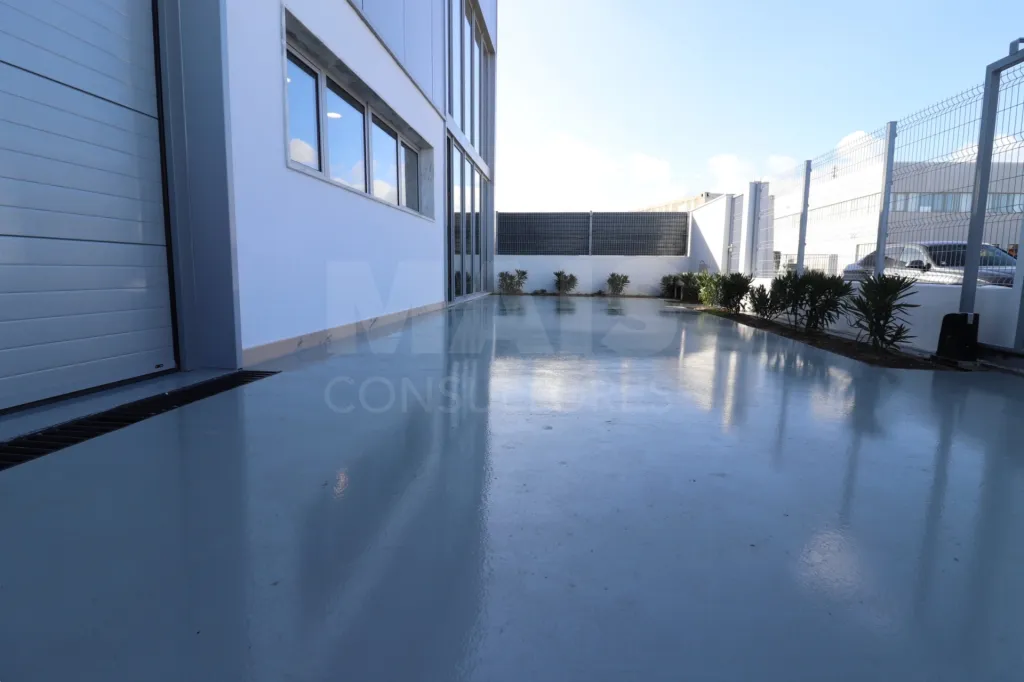 Pavilhão Industrial novo no Carregado com 624 m2 de Terreno e 312 m2 de Construção