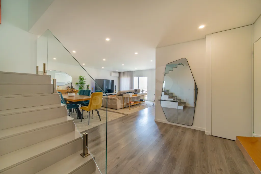 T4 Duplex com Vista Panorâmica sobre o Rio Tejo e Lisboa | Montijo