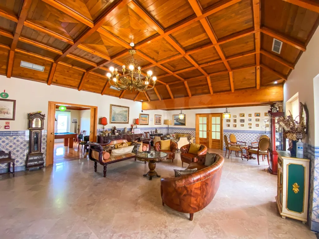 Charming Farmhouse in Almeirim