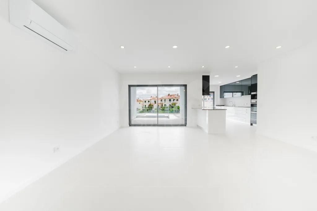 Moradia T3 Nova C/ Vista Mar, Piscina e Garagem, Areia Branca, Lourinhã