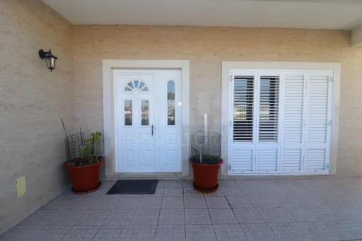 Moradia Térrea T4 Isolada, com Terreno e Garagem Samora Correia